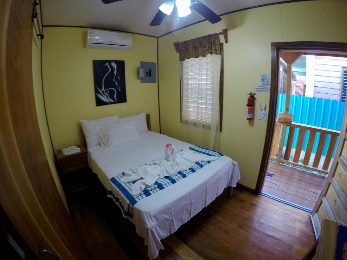 Chila'S Accommodations Caye Caulker Exterior foto