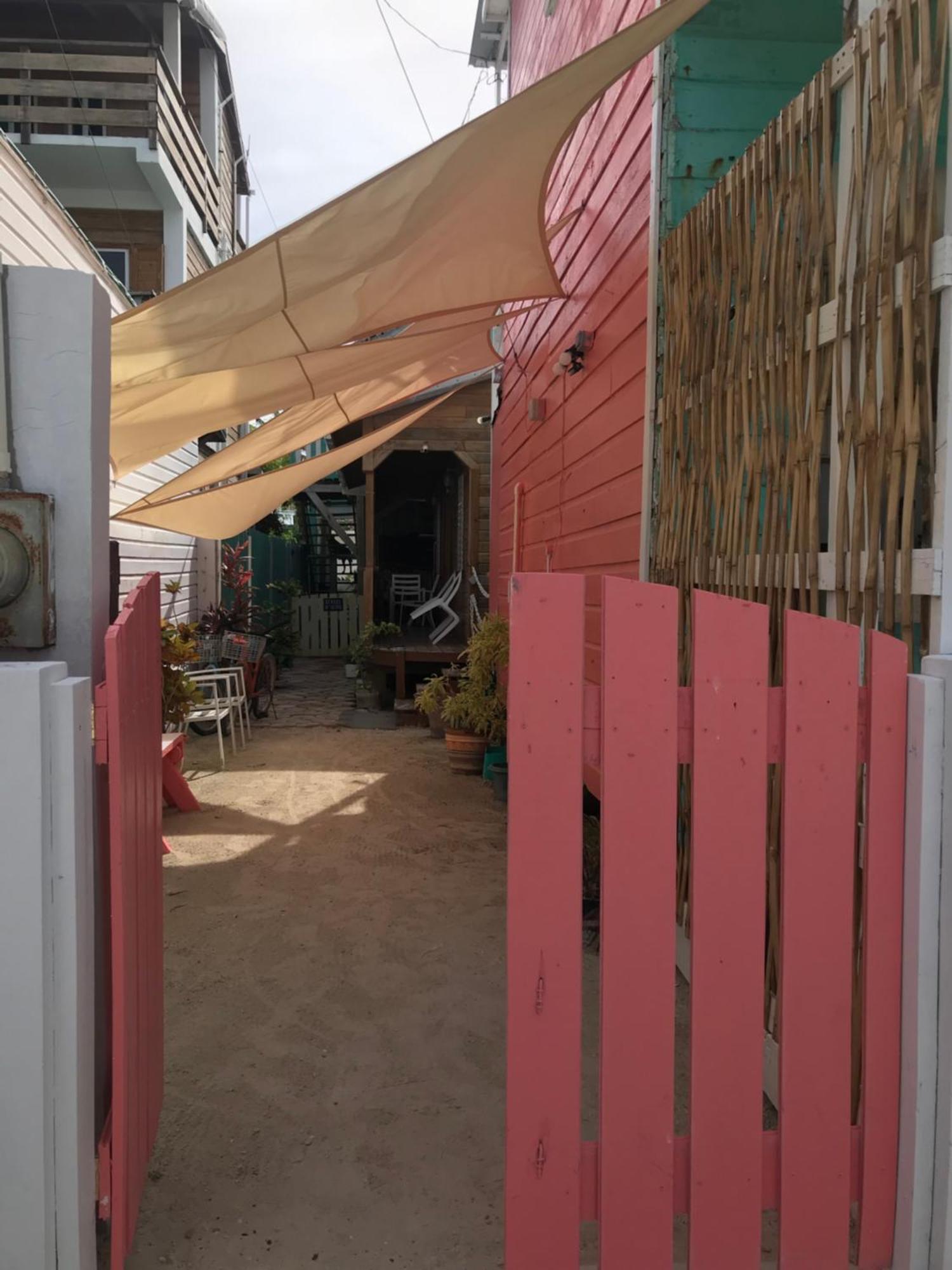 Chila'S Accommodations Caye Caulker Exterior foto